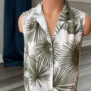A New Day Sleeveless Collared button down Palm Leaf Shirt Size Medium
